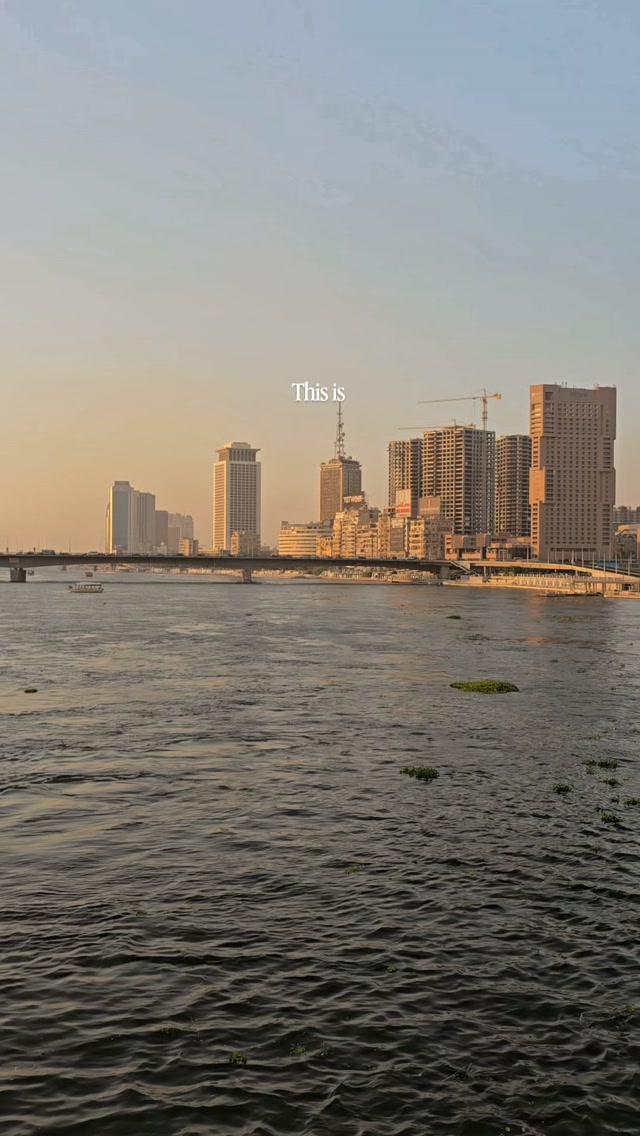 I suoni, gli odori e i colori del Cairo non sono legati solo alle Piramidi di Giza. 
Ci sono quartieri ancora autentici, poco turistici, da scoprire passeggiando tra la cordialità degli abitanti e la curiosità dei bambini.

📍 In un itinerario di due giorni puoi scoprire:

🔸️ Zamalek, l'isola in mezzo al fiume Nilo con la sua corniche e locali sull'acqua 

🔸️ Downtown che ospita il vecchio museo egizio e la trafficata piazza Tahrir

🔸️ il Cairo copto, tra chiese e luoghi sacri ai cristiani

🔸️ il Cairo islamico, quella che io ho adorato di più, che ospita la via più antica della città: Al-Mu'izz, si estende tra le porte fortificate di Bab al-Futuh e Bab Zuweila e ospita il souq

Un terzo giorno è dedicato alle piramidi di Giza, Saqqara e Menfi e al GEM 

🐠 Puoi abbinare il Cairo a un soggiorno mare a Sharm El Sheik o a Marsa Alam, visitarla prima o dopo una crociera sul Nilo oppure partire per un long-weekend!

✈️ Ci siete mai stati? Vi è piaciuta? 
Oppure vorreste fare un viaggio proprio alla scoperta dell'Egitto?

↪️ Per itinerari personalizzati, contattami! 📨

#egitto #cairo #nilo #egypt #sharmelsheikh